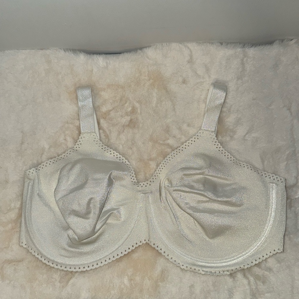 Playtex 7532 Body Fusion Seamless Underwire White Bra Women’s 42D